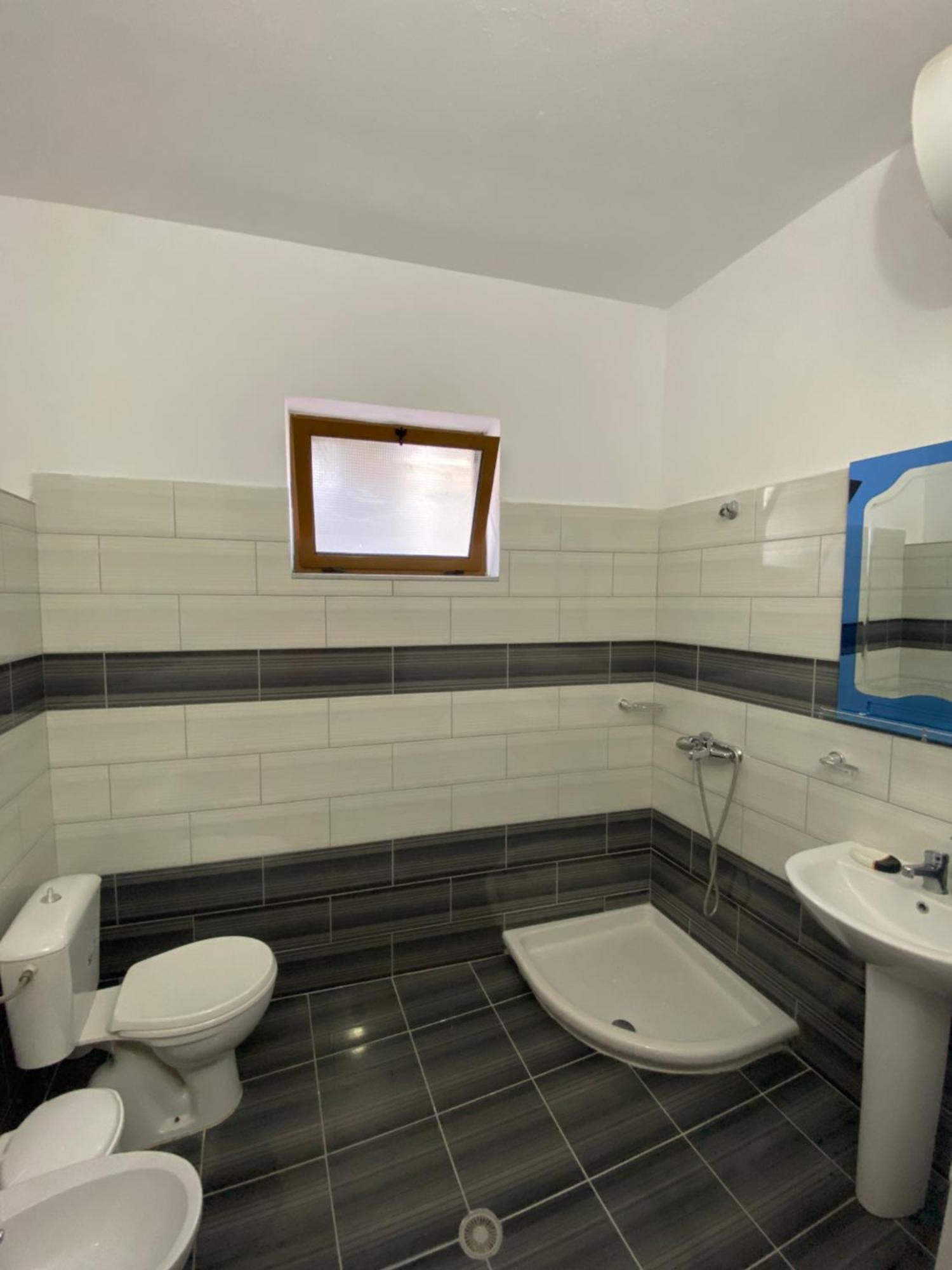 Stonetale Garden Guesthouse Gjirokaster Ngoại thất bức ảnh