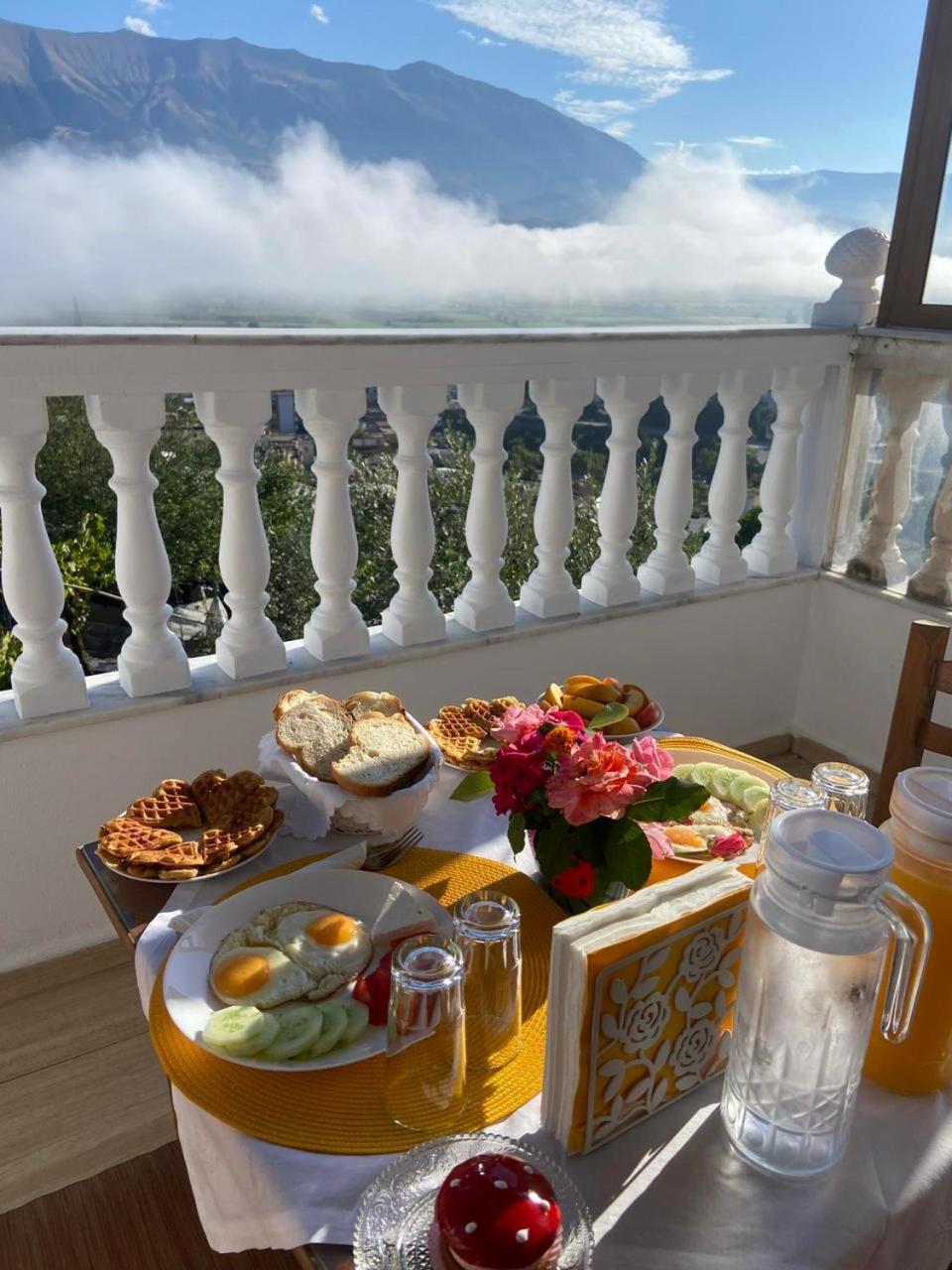 Stonetale Garden Guesthouse Gjirokaster Ngoại thất bức ảnh