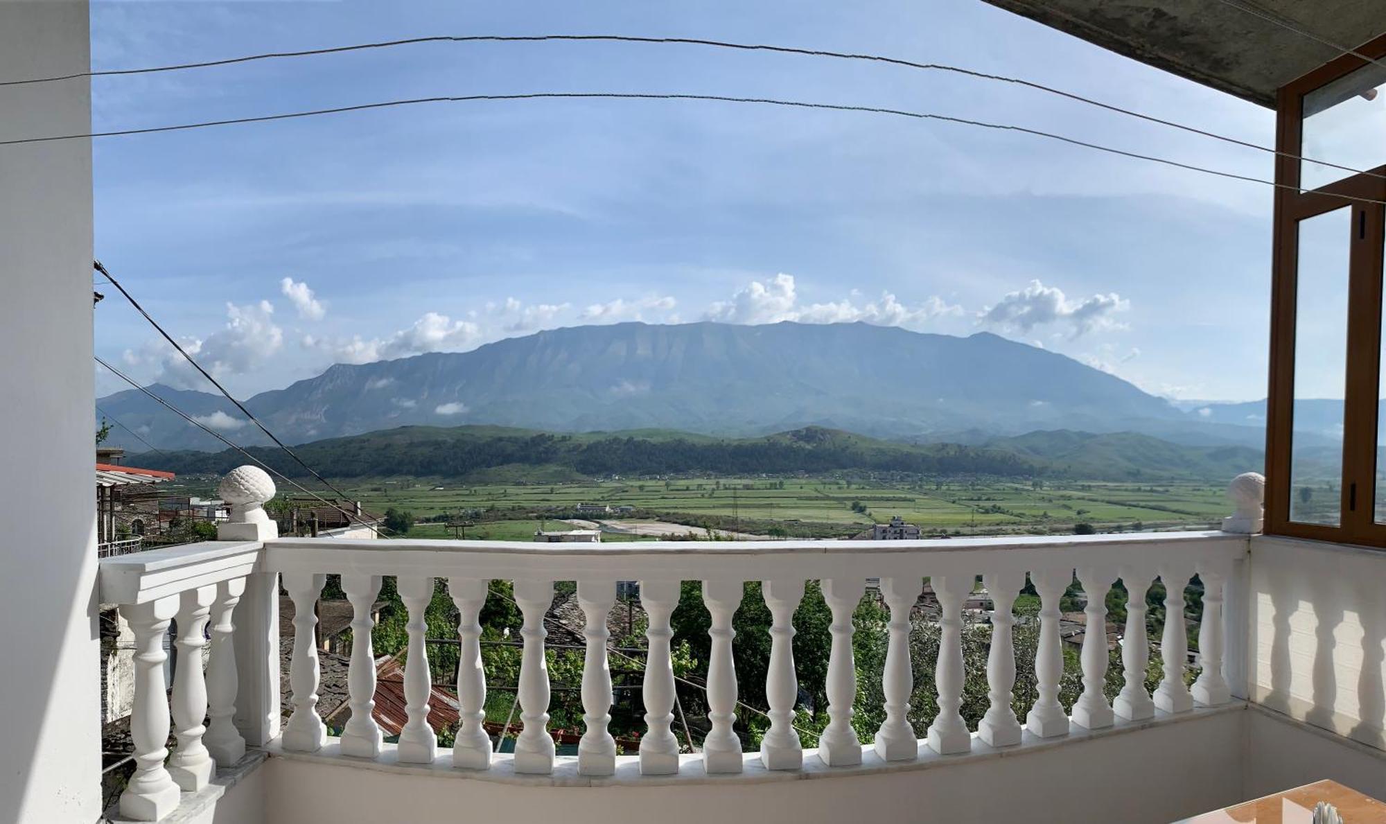 Stonetale Garden Guesthouse Gjirokaster Ngoại thất bức ảnh