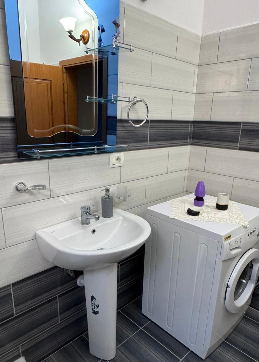 Stonetale Garden Guesthouse Gjirokaster Ngoại thất bức ảnh